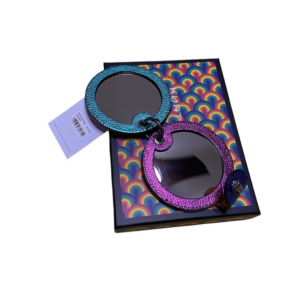 NWT Kurt Geiger Rainbow Keychain - Picture 3 of 3